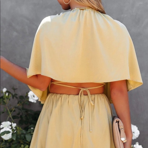 VICI COLLECTION | Yellow Summer Dress - Picture 2 of 4